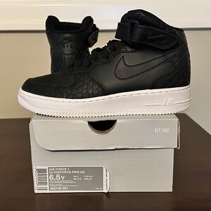 Nike Air Force 1 Hightop Black Leather Sneakers 6.5 Men's or 8.5 Women's